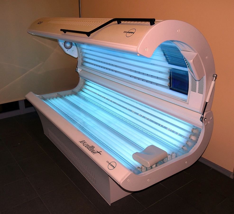 Dr_Kern_tanning_bed-1.jpg