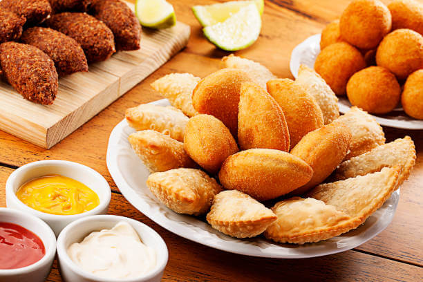 Salty, chicken pie, chicken pie, cheese bread, stuffed snacks, sausages, breaded shrimps, cold pie, q