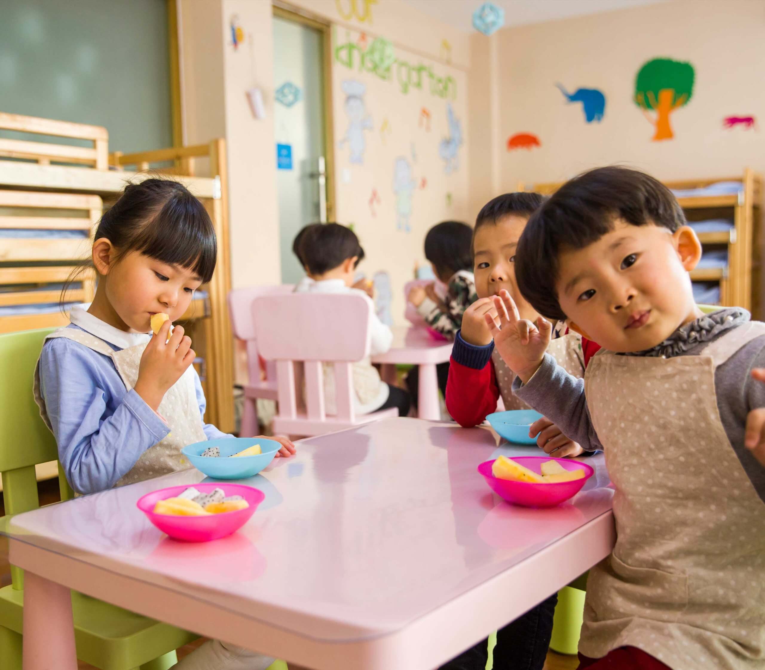 boy-chair-children-1001914.jpg