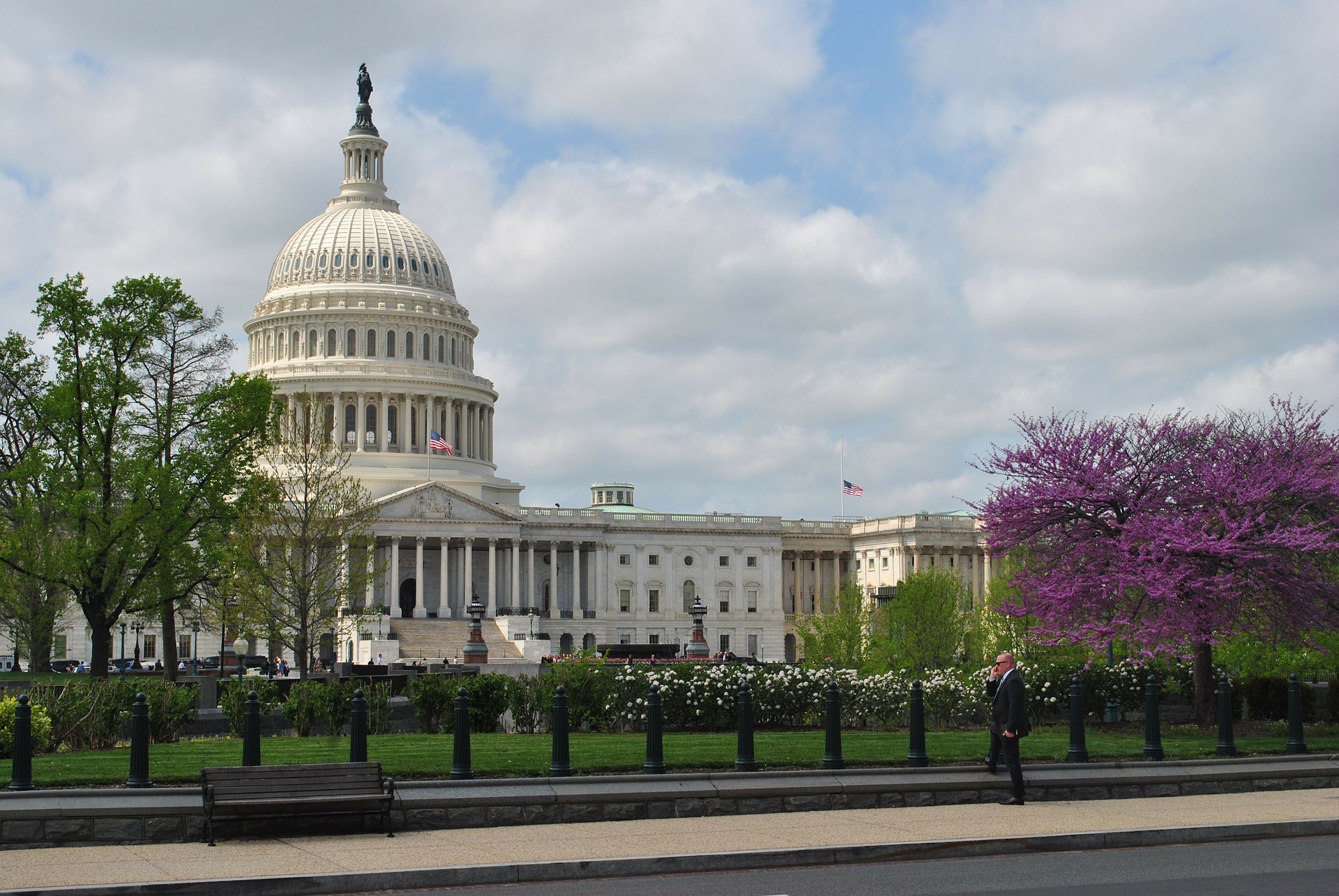 us-capitol-325342_1920.jpg